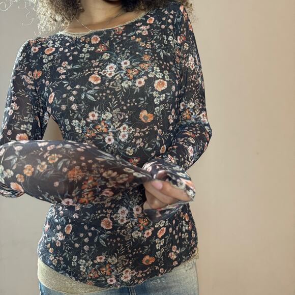 Vintage euro floral layered long sleeves (S/M) rom com - Picture 6 of 7